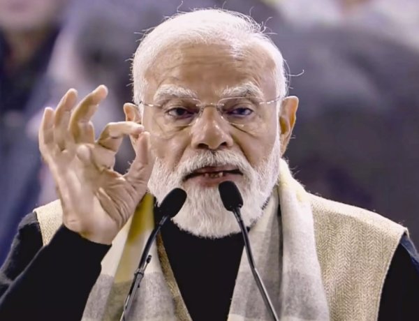 वडोदरा में PM मोदी का Gen-Z कनेक्ट, युवाओं से बोले- विकसित भारत की रफ्तार में आपकी भूमिका अहम