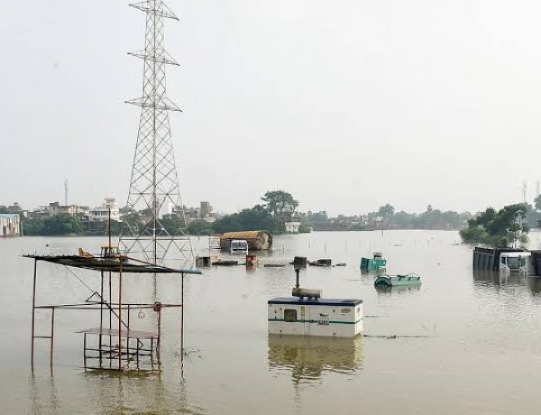 बिहार में बाढ़ का कहर: 14 जिलों में 35.89 लाख लोग प्रभावित, कई नदियां खतरे के निशान से ऊपर