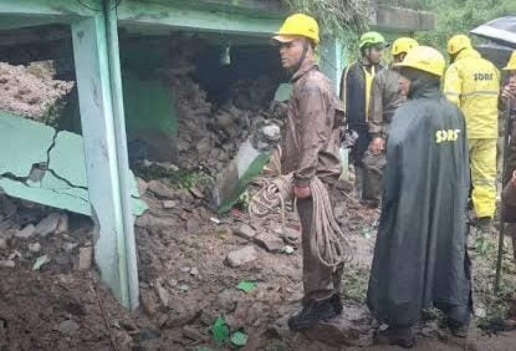 अल्मोड़ा में बारिश का कहर! घर में घुसा पहाड़ी मलबा, एक ही परिवार के तीन लोगों की मौत
