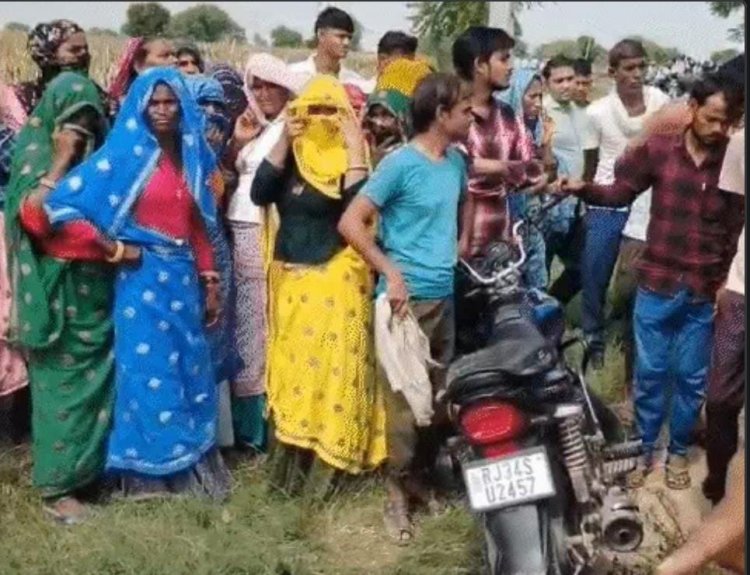 Karauli Accident: तेज रफ्तार मिनी बस ने बाइक को मारी टक्कर, पति-पत्नी समेत 3 की मौत; शव रखकर 3 घंटे प्रदर्शन