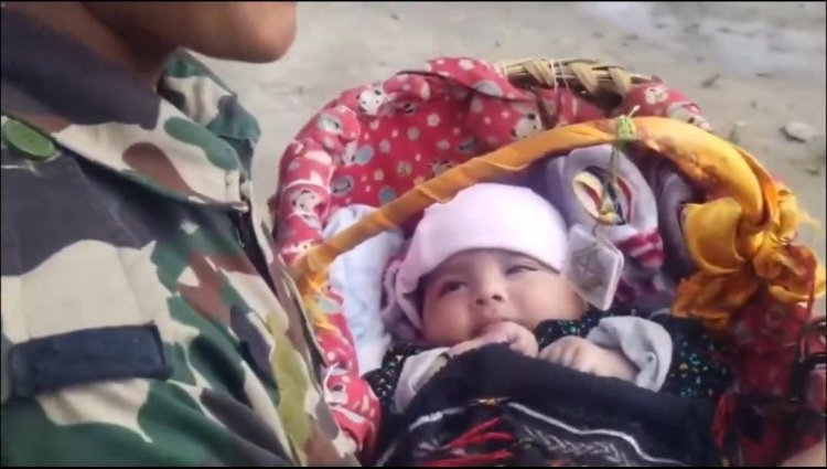 नेपाल में बाढ़ के बीच मिला नवजात, जवानों ने गोद में उठाकर बचाई जान; VIDEO देख भावुक हुए लोग