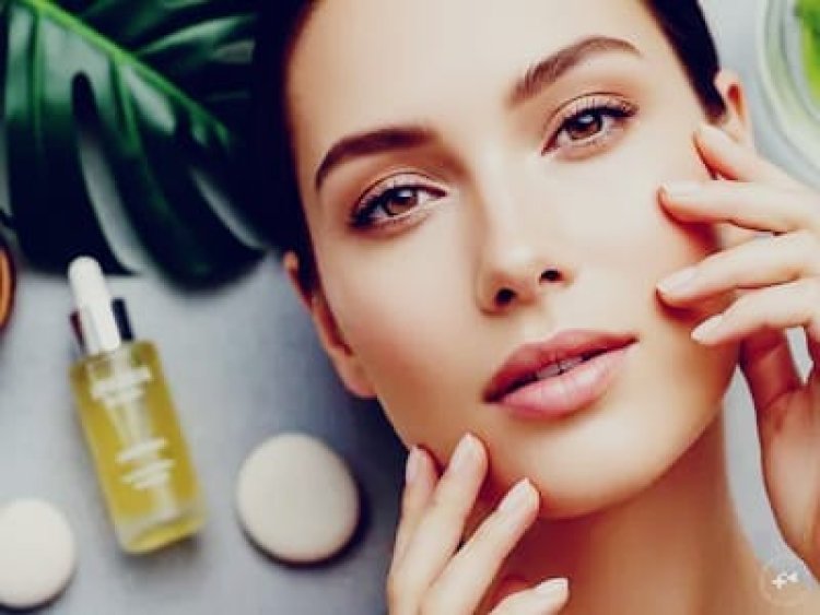 Beauty Tips: सिर्फ 2 रुपये में चेहरे पर आएगा निखार! बर्फ के इस आसान नुस्खे से पाएं फ्रेश और ग्लोइंग स्किन