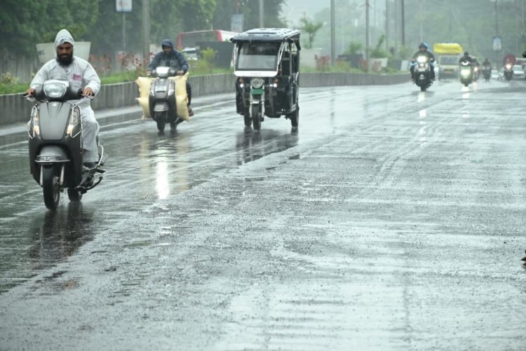 राजस्थान में आज फिर बदलेगा मौसम का मिजाज, 5 संभागों में बारिश-आंधी का असर; इन जिलों में भारी बारिश का अलर्ट