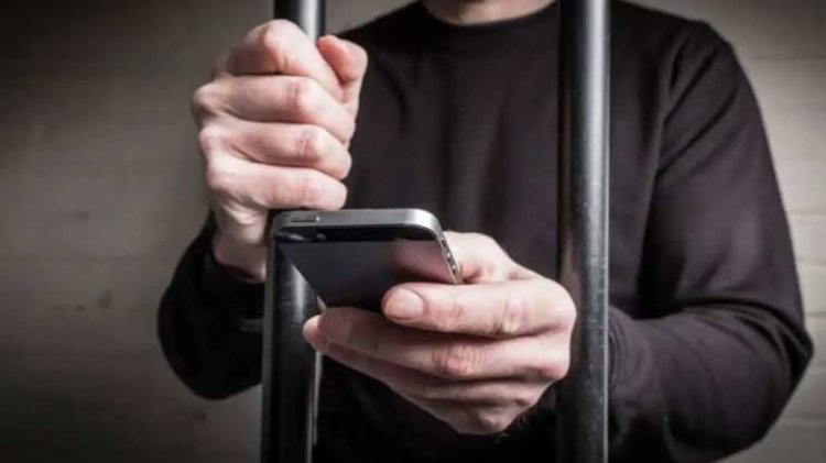 Jaipur Central Jail: जेल में बंदियों के मोबाइल इस्तेमाल का मामला, CCTV में कॉल करते दिखा कैदी