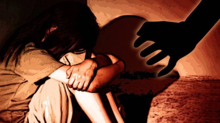 8वीं की नाबालिग छात्रा से दुष्कर्म का आरोप, पड़ोसी युवक ने कार में ले जाकर की वारदात