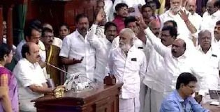 Tamil Nadu Assembly: CM विजय के MISA और भ्रष्टाचार वाले बयान पर हंगामा, DMK विधायकों ने किया प्रदर्शन