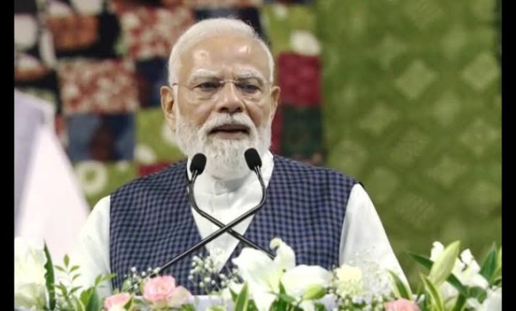 गुजरात को PM मोदी की बड़ी सौगात, 35 हजार करोड़ से ज्यादा के प्रोजेक्ट्स का उद्घाटन-शिलान्यास; नई रेल सेवा भी शुरू