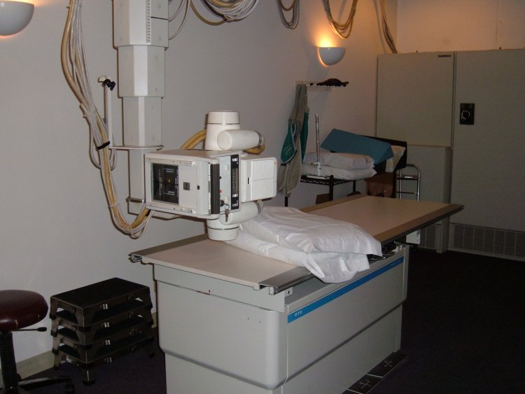 जयपुरिया अस्पताल में बदइंतजामी! बुजुर्गों का DDC काउंटर बंद, इमरजेंसी की X-Ray मशीन भी एक हफ्ते से खराब