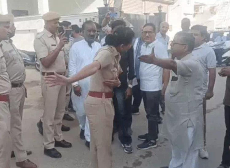 Rajasthan Nikay Chunav: बूथ पर प्रत्याशियों और पुलिस अधिकारी में बहस, अलवर में EVM खराब होने से एक घंटे देरी से शुरू हुई वोटिंग
