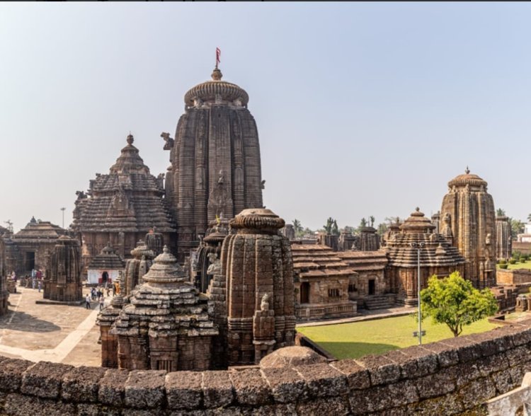 भुवनेश्वर का लिंगराज मंदिर,नाभि क्षेत्र  से हरिहर स्वरूप तक पूजा
