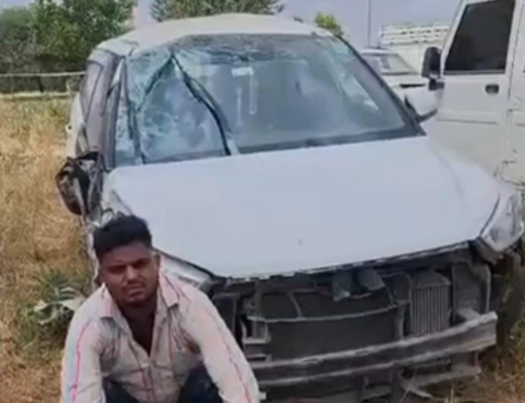 Sikar Crime: सड़क किनारे पलटी क्रेटा में मिला 45 किलो डोडा-पोस्त, 19 वर्षीय युवक गिरफ्तार