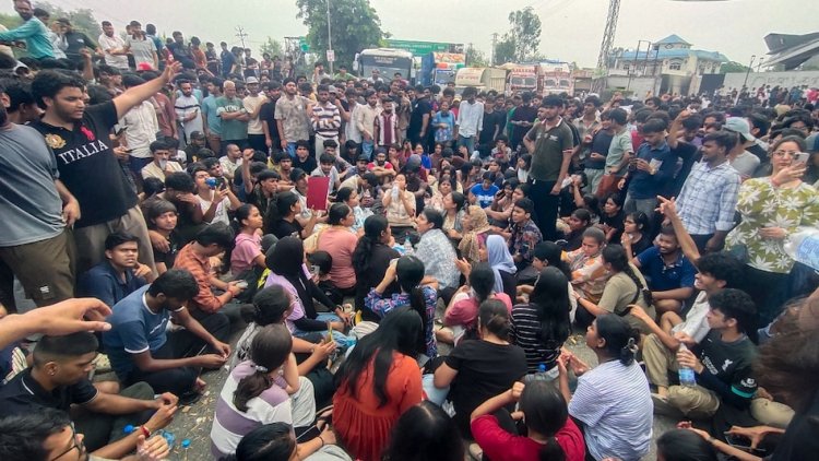 LPU में 10 दिन तक बंद रहेंगी क्लासेस, मिड-टर्म एग्जाम भी स्थगित; हिंसक प्रदर्शन के बाद फैसला