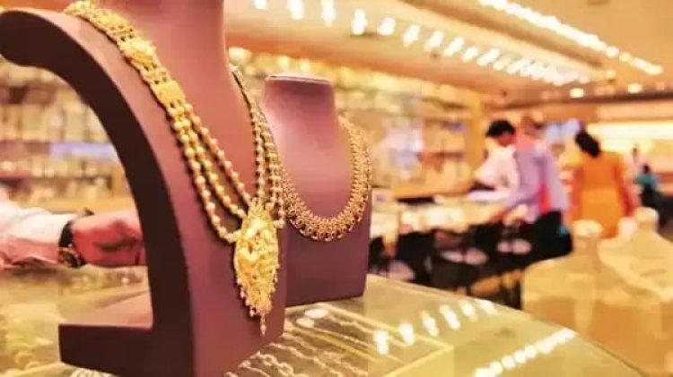 फिर सस्ता हुआ सोना-चांदी, ₹1.48 लाख के आसपास पहुंचा गोल्ड; जानें ताजा भाव