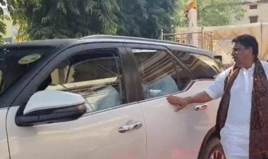 गांधी जयंती पर अलवर नगर निगम में ‘प्रोटोकॉल’ का पेंच! मंत्री संजय शर्मा लौटे तो मेयर के पति कार के पीछे दौड़े