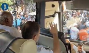 जंतर-मंतर के लिए रवाना हुए राहुल-प्रियंका, विपक्षी सांसद करेंगे प्रदर्शन