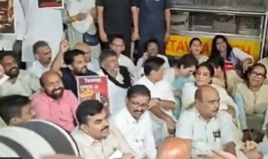 राष्ट्रपति भवन पहुंचे विपक्षी नेता, विजय चौक पर CEC के खिलाफ धरना