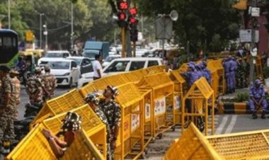 दिल्ली में प्रदर्शन के दौरान पथराव, दो पुलिसकर्मी घायल; 500 लोग हिरासत में