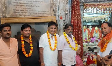 शारदीय नवरात्र पर मां शाकंभरी के दरबार में उमड़े श्रद्धालु, भाजपा नेता महेश बसावतिया ने आरती में लिया भाग