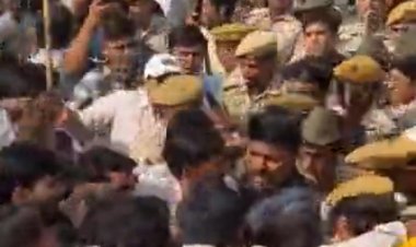 जीरो FIR पर अड़ी कांग्रेस: रातभर कमिश्नरेट में जमीन पर सोए डोटासरा-खाचरियावास, सुबह धक्का-मुक्की और पुलिस का हल्का बल प्रयोग