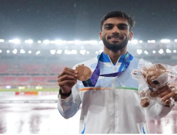 एशियन गेम्स में टोंक के धर्मवीर का कमाल! 400 मीटर रिले में ब्रॉन्ज, जापान से लौटे तो जयपुर से गांव तक स्वागत