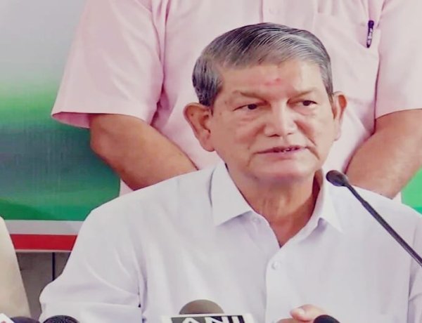 उत्तराखंड कांग्रेस में चुनाव से पहले घमासान! हरीश रावत की यात्रा पर आलाकमान नाराज, रोकने की दी नसीहत
