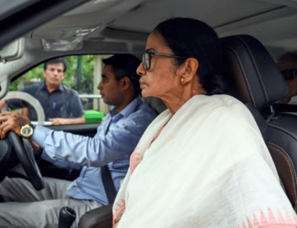 ममता बनर्जी पहली बार ज्ञानेश कुमार के खिलाफ प्रदर्शन में शामिल, राहुल-प्रियंका के साथ राष्ट्रपति से करेंगी मुलाकात