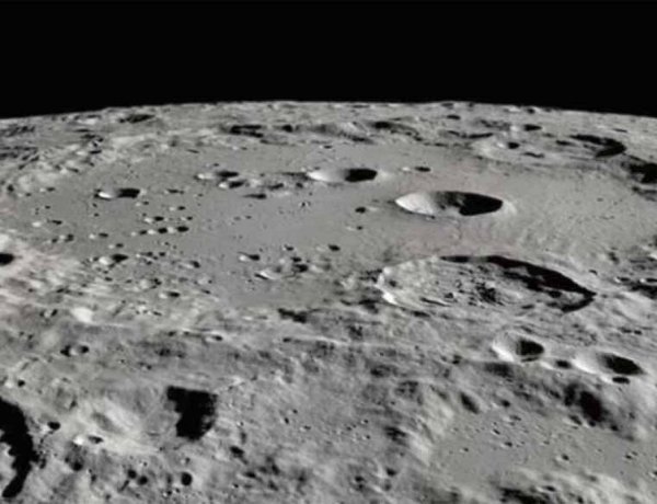 चांद पर अब ईंट-सीमेंट नहीं, धूल से बनेंगे घर! NASA का प्लान जानकर चौंक जाएंगे
