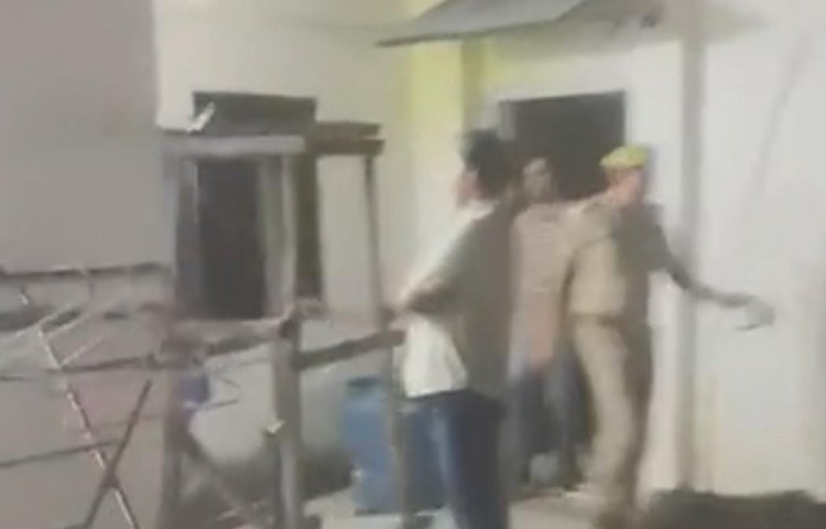 स्पा सेंटर पर पुलिस की दबिश, 4 थाईलैंड की युवतियों समेत 7 लोग हिरासत में