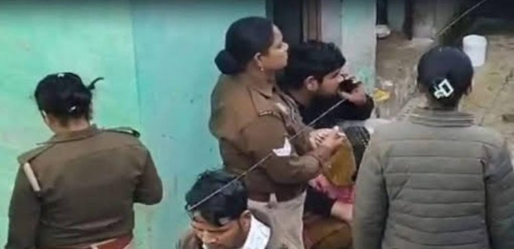 ग्रेटर नोएडा में एक ही परिवार के 5 लोगों की मौत से हड़कंप, घर में मिले पति-पत्नी और 3 बच्चों के शव