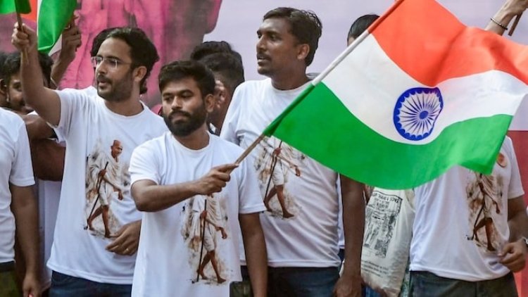 तिरंगा मार्च से पहले हिरासत में लिए गए अभिजीत दीपके की कोर्ट में पेशी, पुलिस ने इन धाराओं में की कार्रवाई