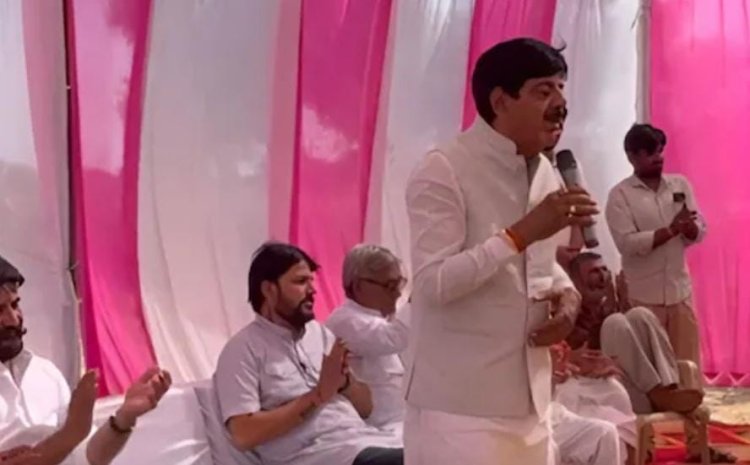 सड़क-पानी बाद में, पहले कुंवारों की सगाई! झुंझुनूं में विधायक के वादे ने मचाई चर्चा, VIDEO वायरल