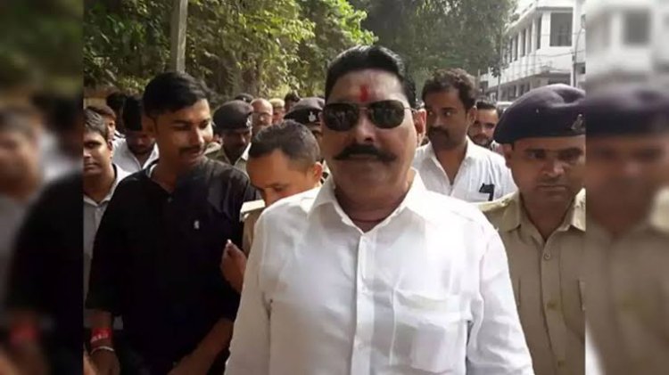 वोटिंग के बीच मोकामा में बवाल: प्रखंड कार्यालय के पास भिड़े अनंत सिंह समर्थित अनुज और JDU के नीरज कुमार के समर्थक, एसडीपीओ ने संभाली स्थिति